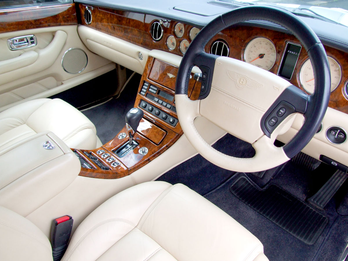 2004 Model Bentley Arnage R